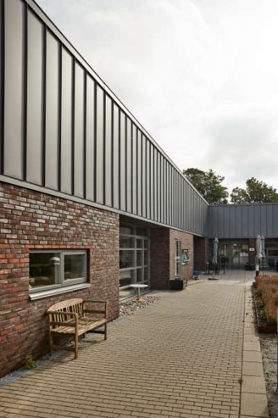 Materialer i smukt samspil, Engparken 1, 9500 Rørbæk